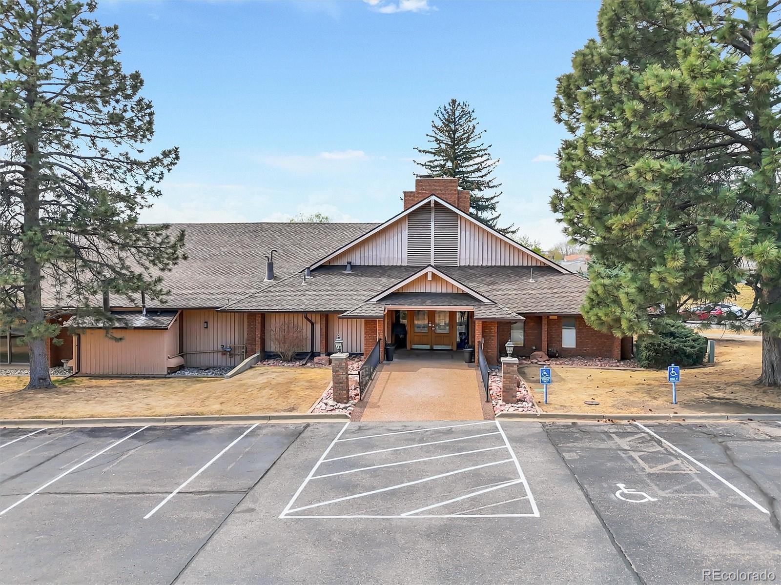 48 Scott Drive S