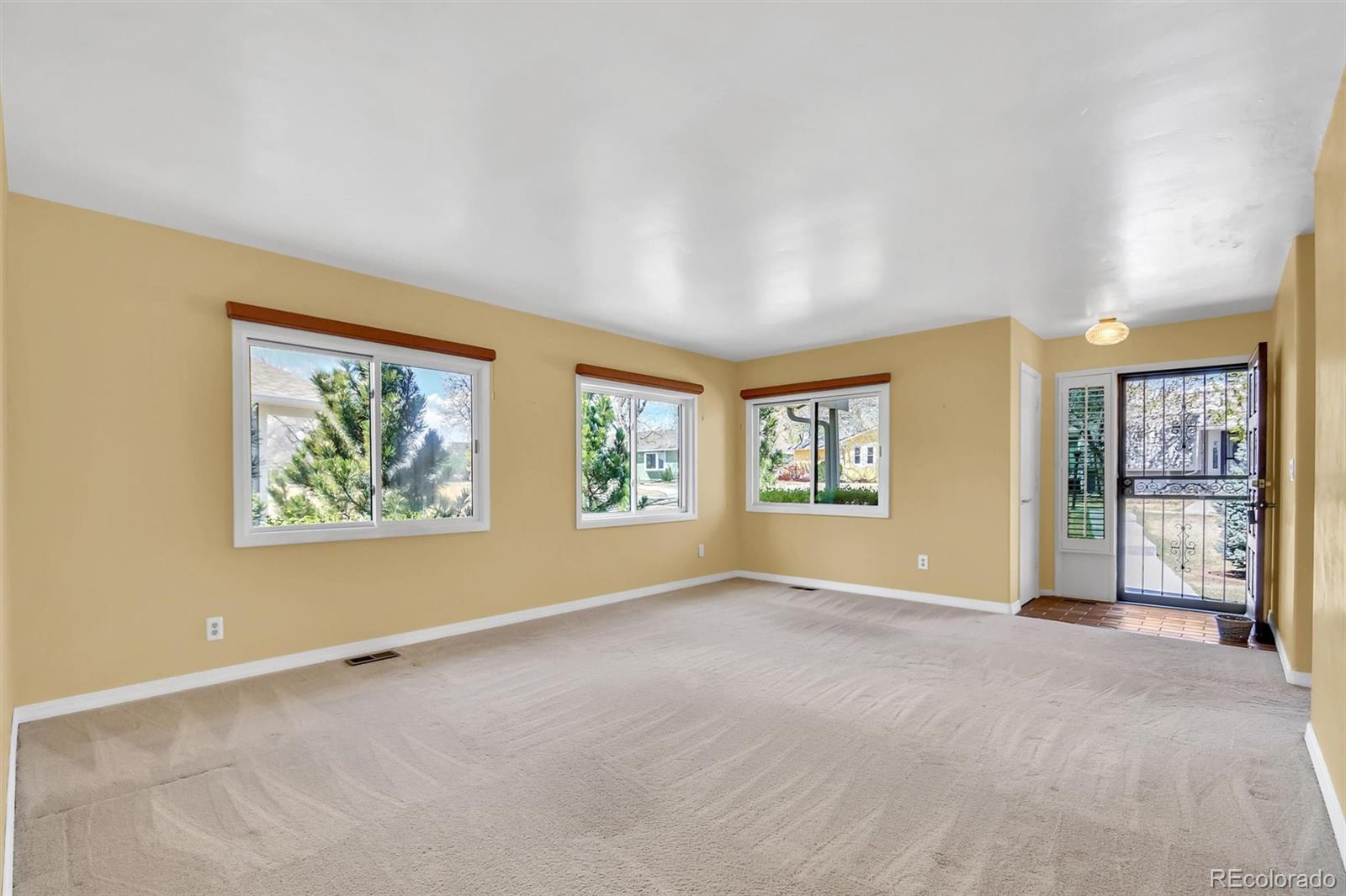 48 Scott Drive S