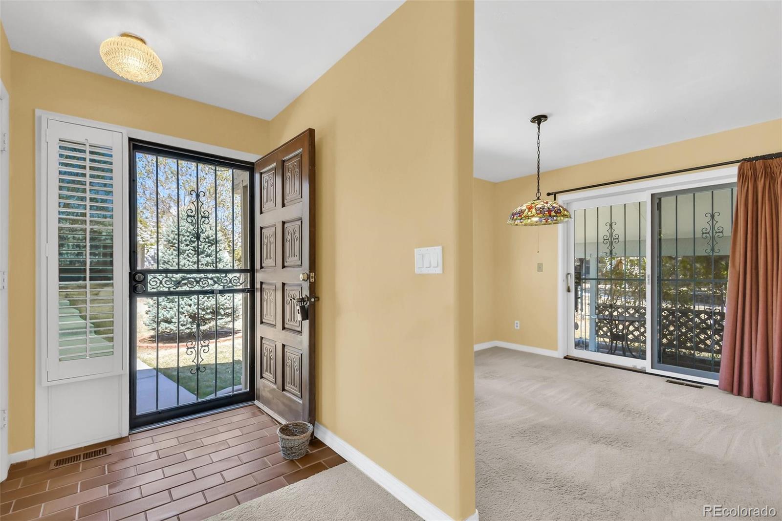 48 Scott Drive S