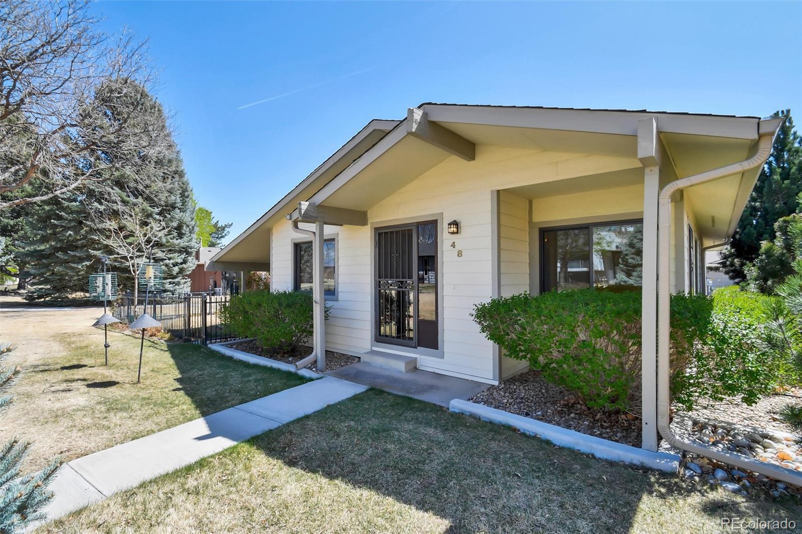48 Scott Drive S