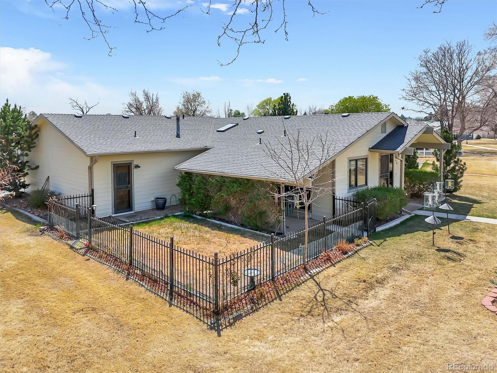 48 Scott Drive S