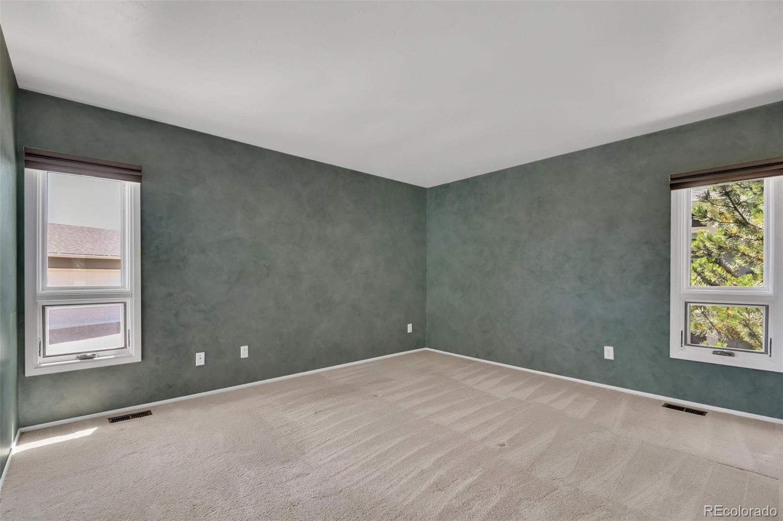 48 Scott Drive S