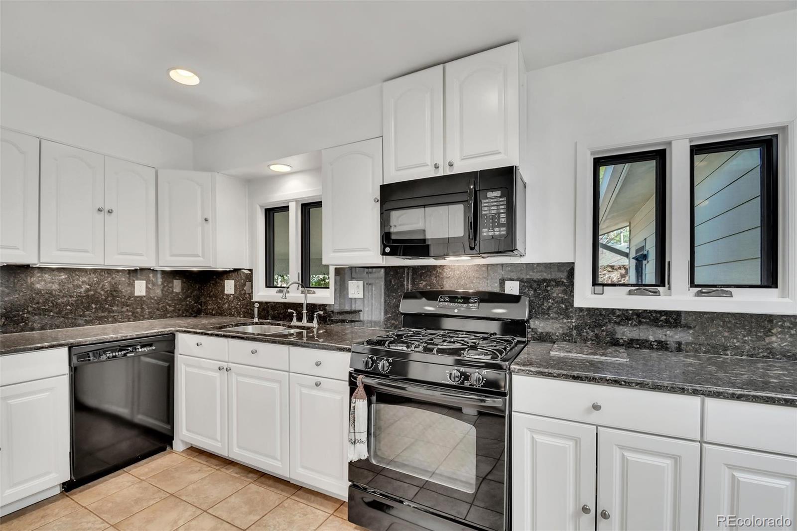 48 Scott Drive S