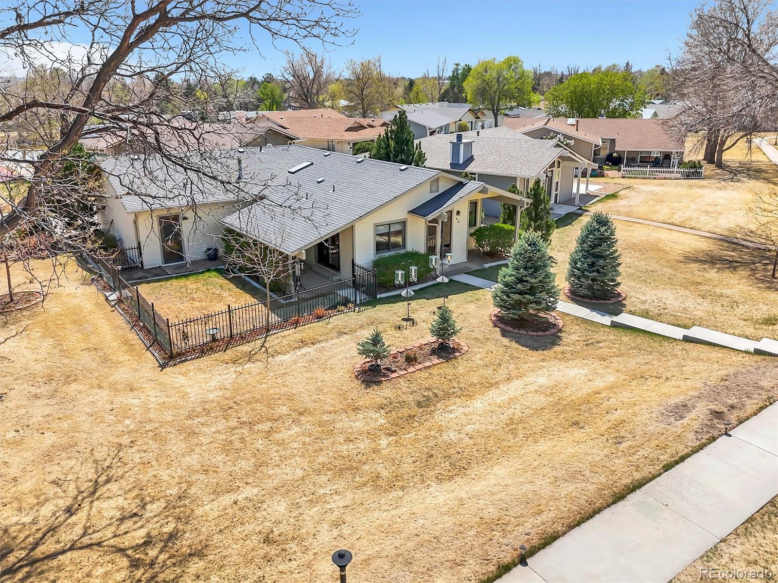 48 Scott Drive S