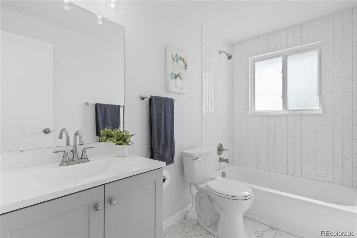 306 N 14th Avenue