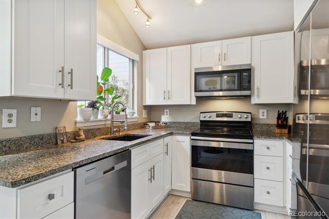 8989 Maribou Court