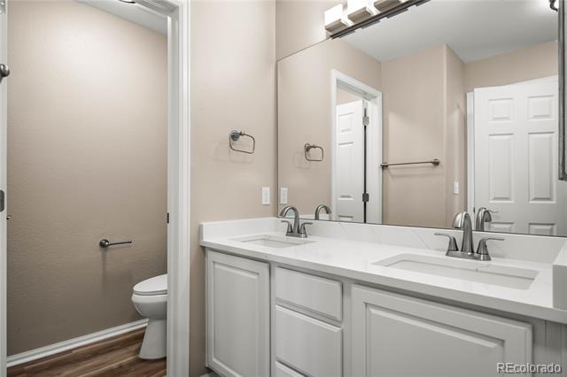 474 Black Feather Loop Unit: 411