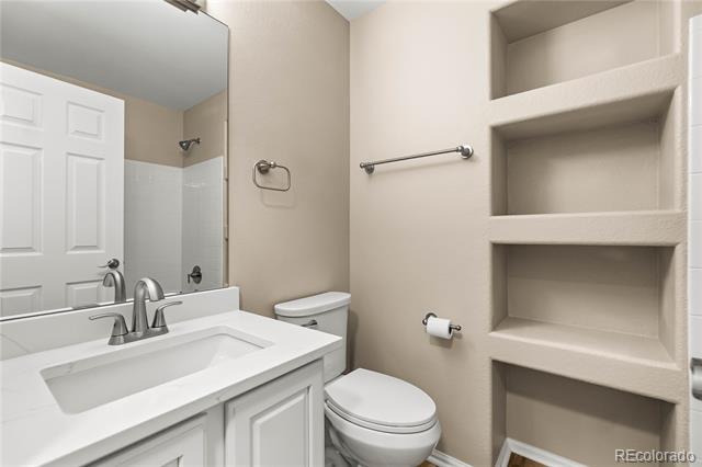 474 Black Feather Loop Unit: 411