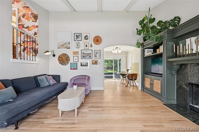6317 S Fairfax Way