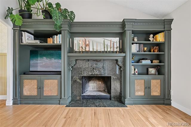 6317 S Fairfax Way