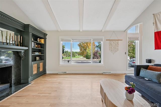 6317 S Fairfax Way
