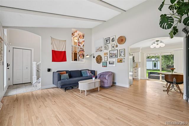 6317 S Fairfax Way