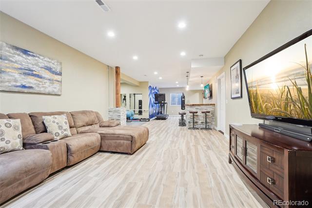 5202 Fairfield Circle