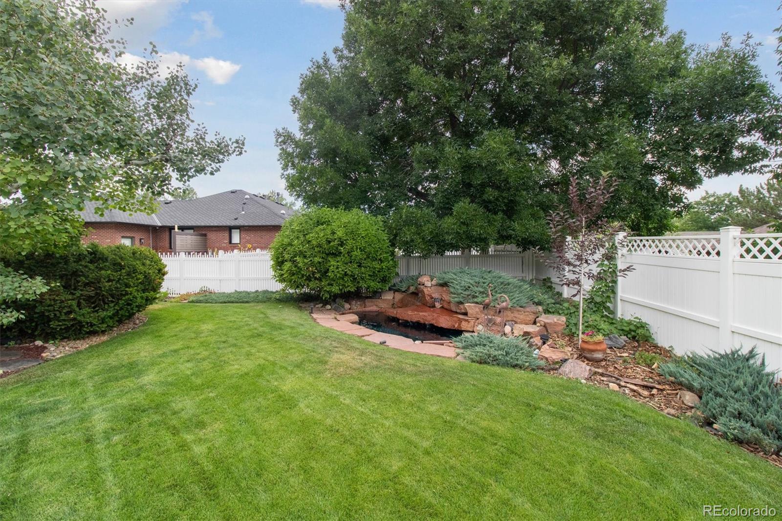 1800 Crestone Court
