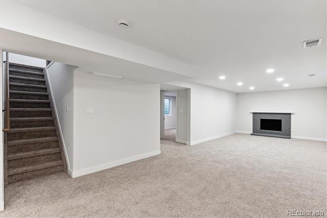 210 E Graves Avenue