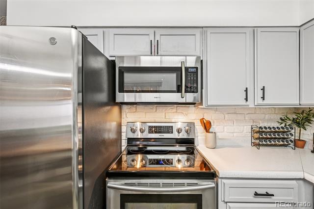 746 S Nile Way