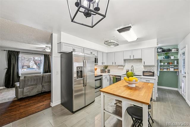 746 S Nile Way
