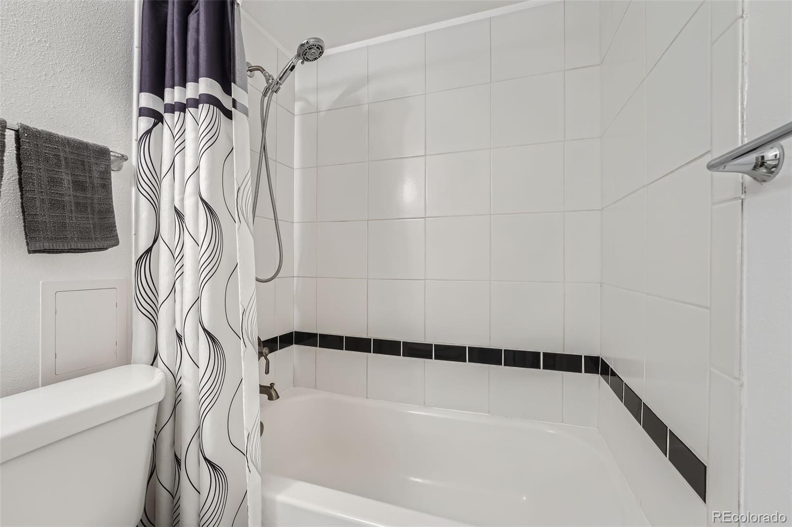 1612 Cottonwood Drive Unit: 2W