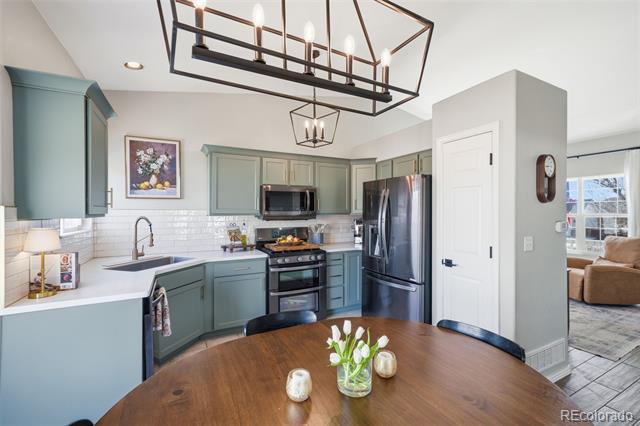 10880 Longs Peak Lane