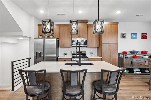 2064 S Holly Street Unit: 2-6