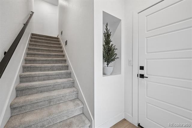 2064 S Holly Street Unit: 2-6
