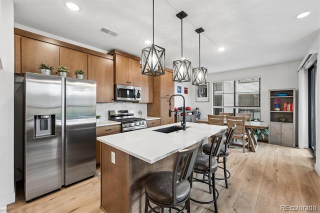 2064 S Holly Street Unit: 2-6