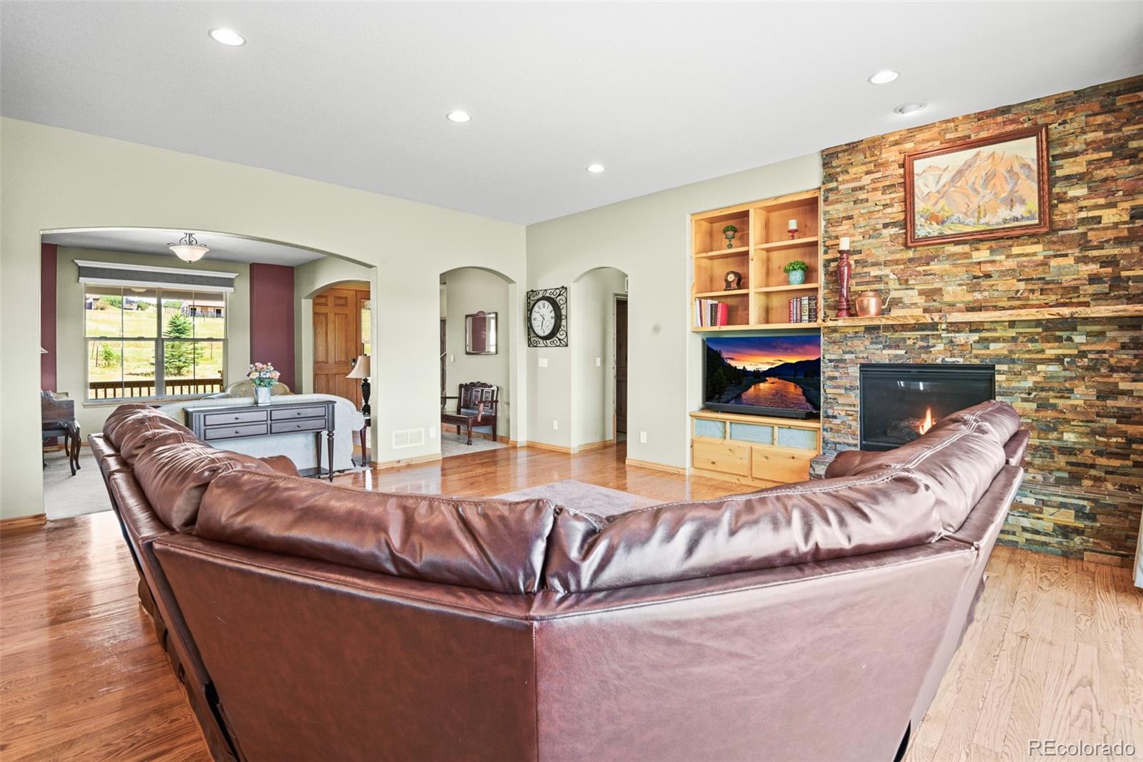6316 Meadowood Lane
