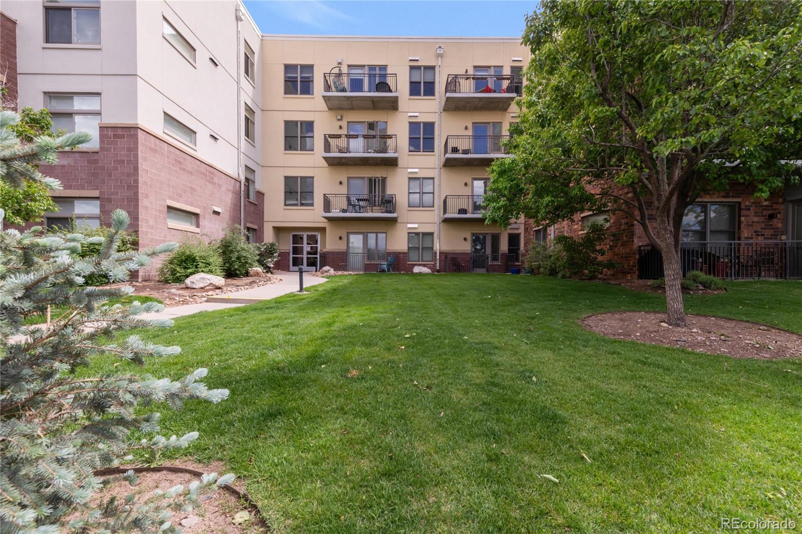 3401 Arapahoe Avenue Unit: 105