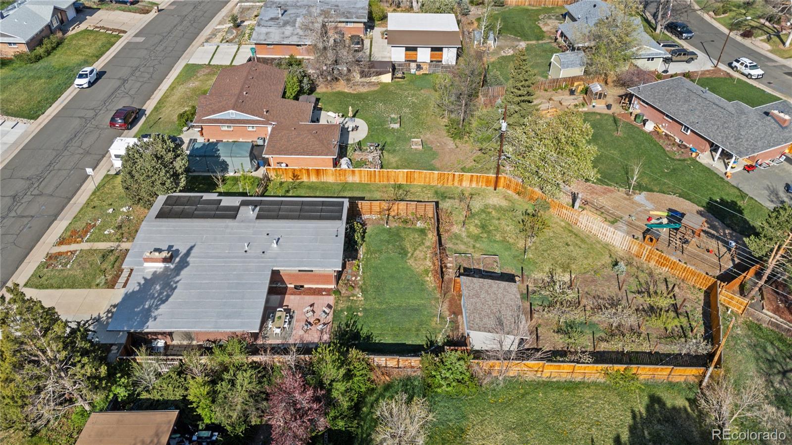 3035 E Maplewood Avenue