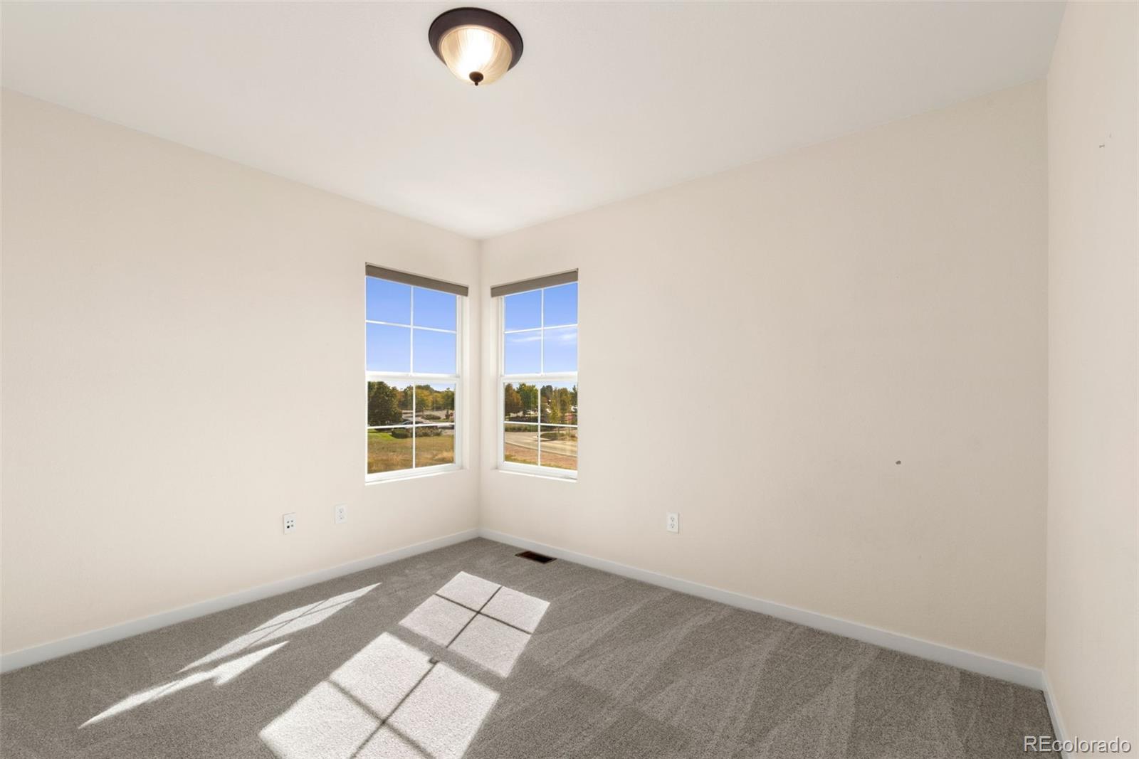 3776 Red Deer Trail
