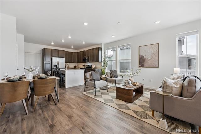 1438 Sun Way
