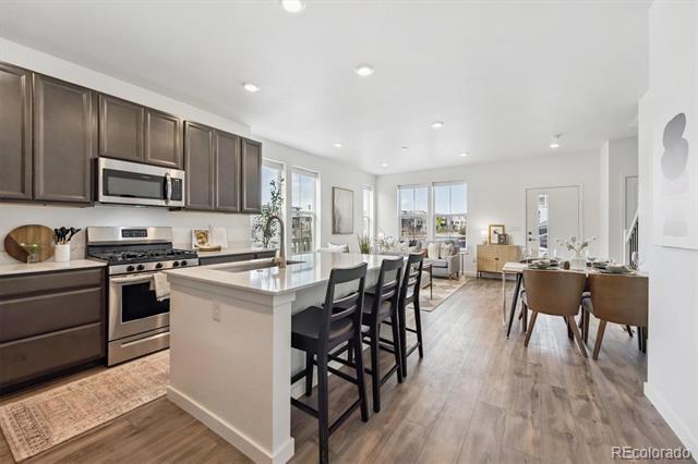 1438 Sun Way