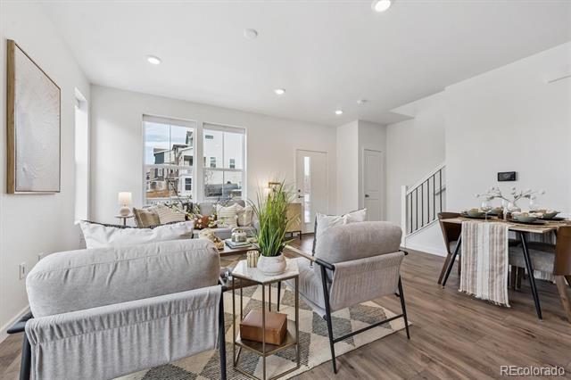 1438 Sun Way