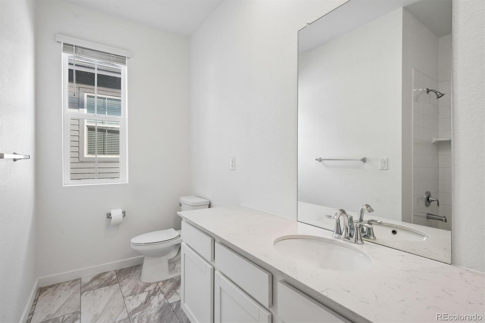 1426 Sun Way