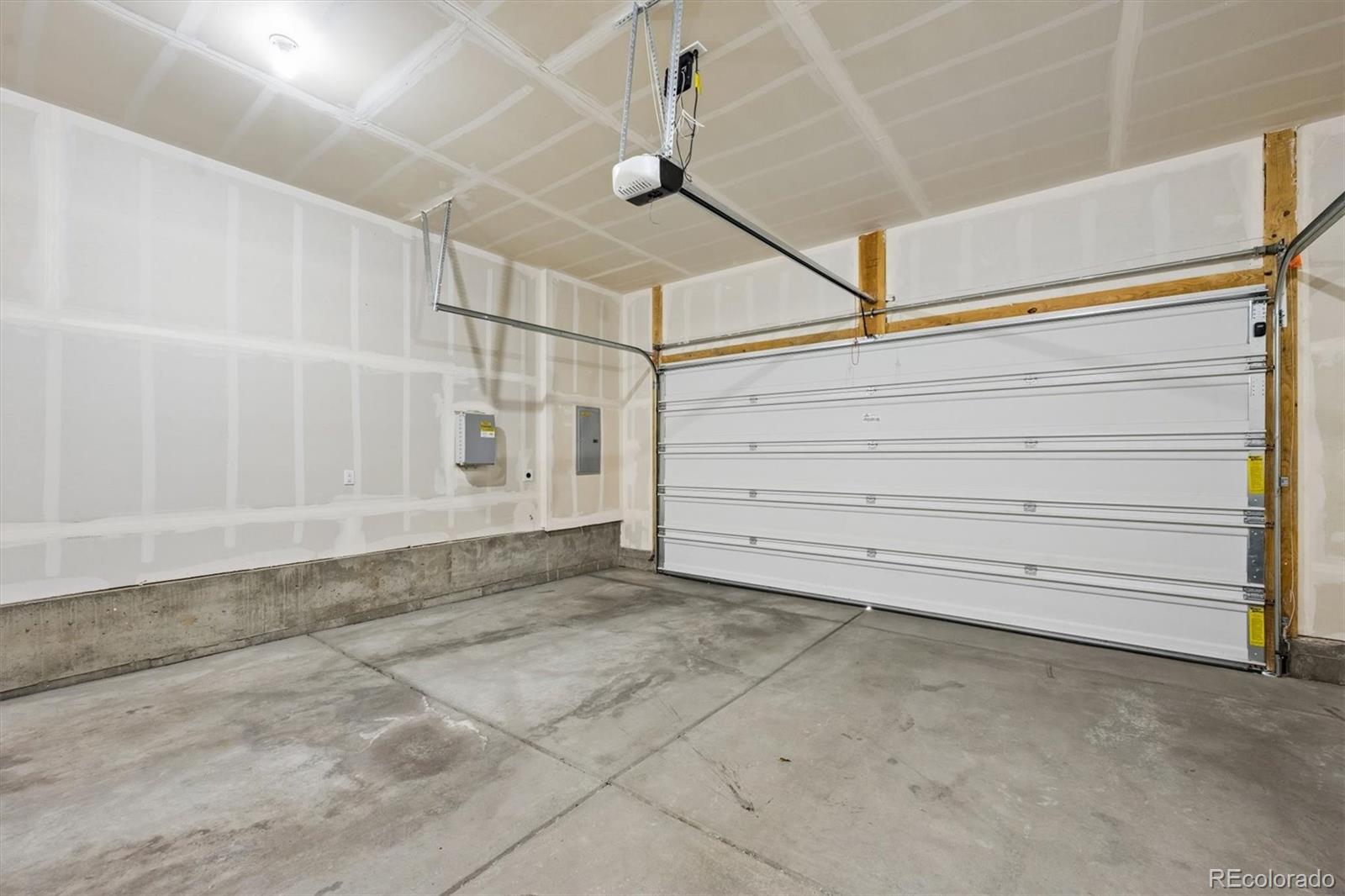 1426 Sun Way