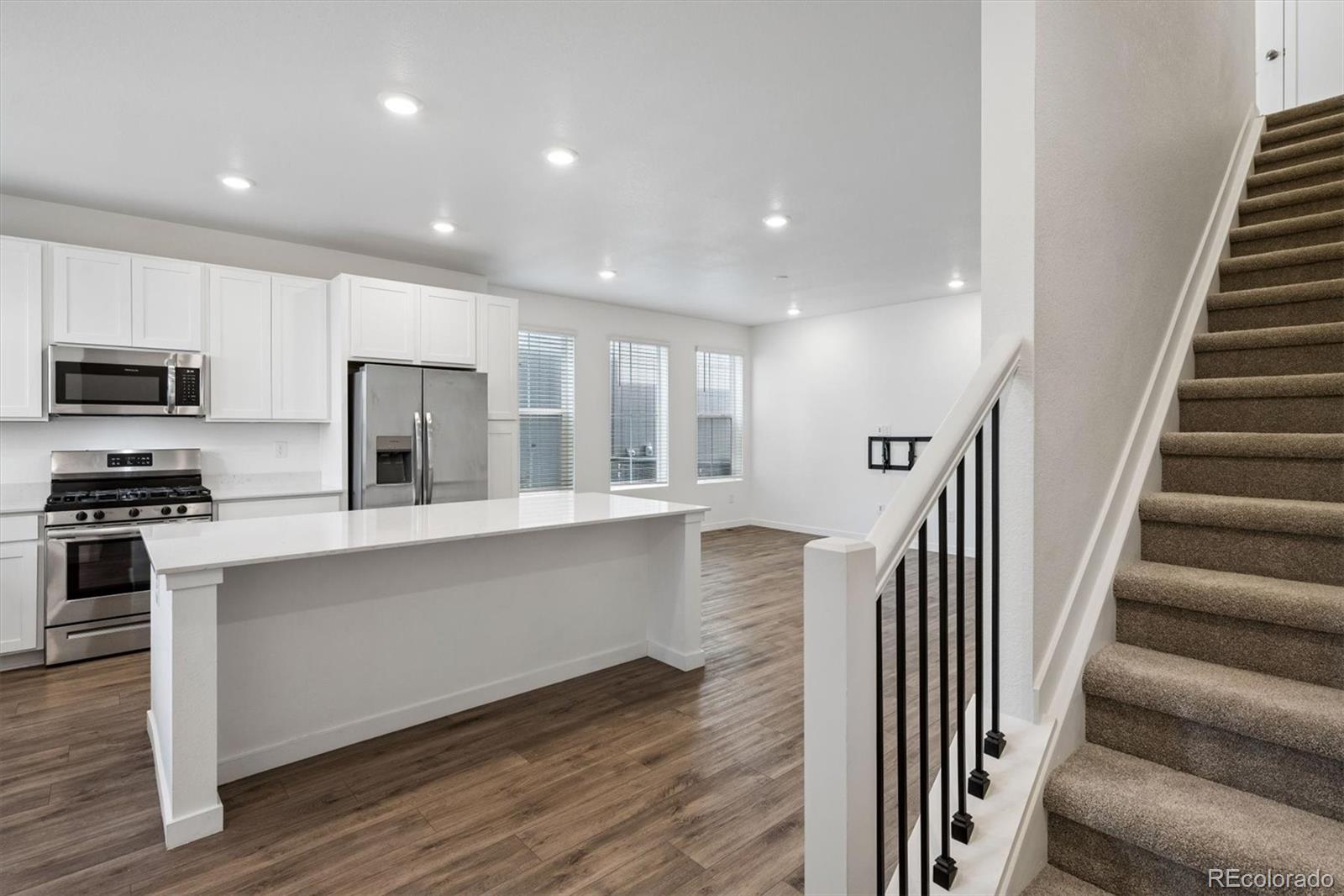 1426 Sun Way