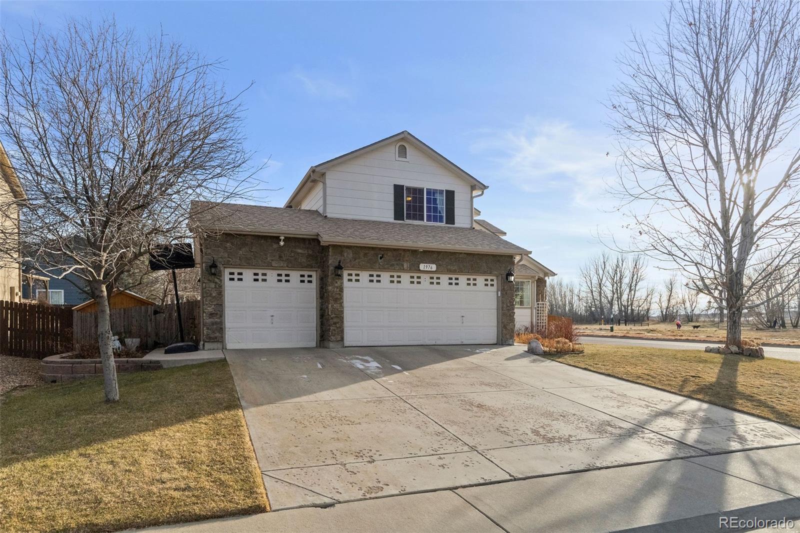1976 E 148th Drive