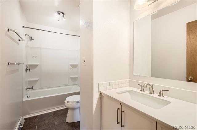 3021 11th Avenue Unit: 15