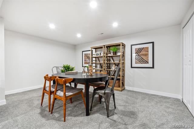 1055 Iris Street