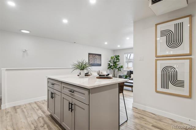 1055 Iris Street