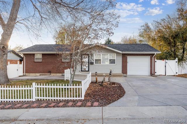 1055 Iris Street