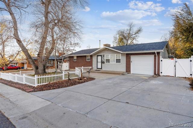 1055 Iris Street