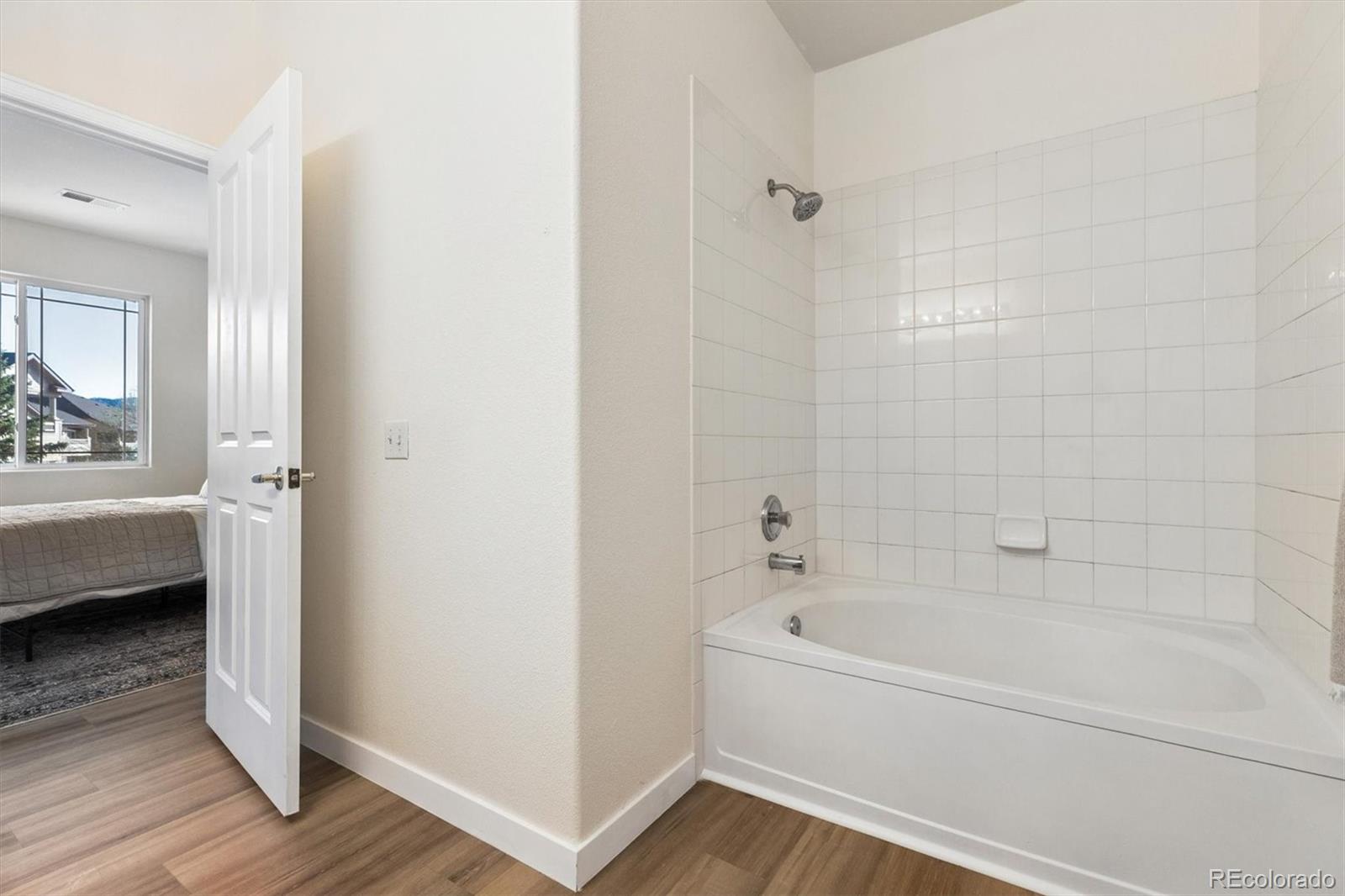 8456 S Hoyt Way Unit: 205