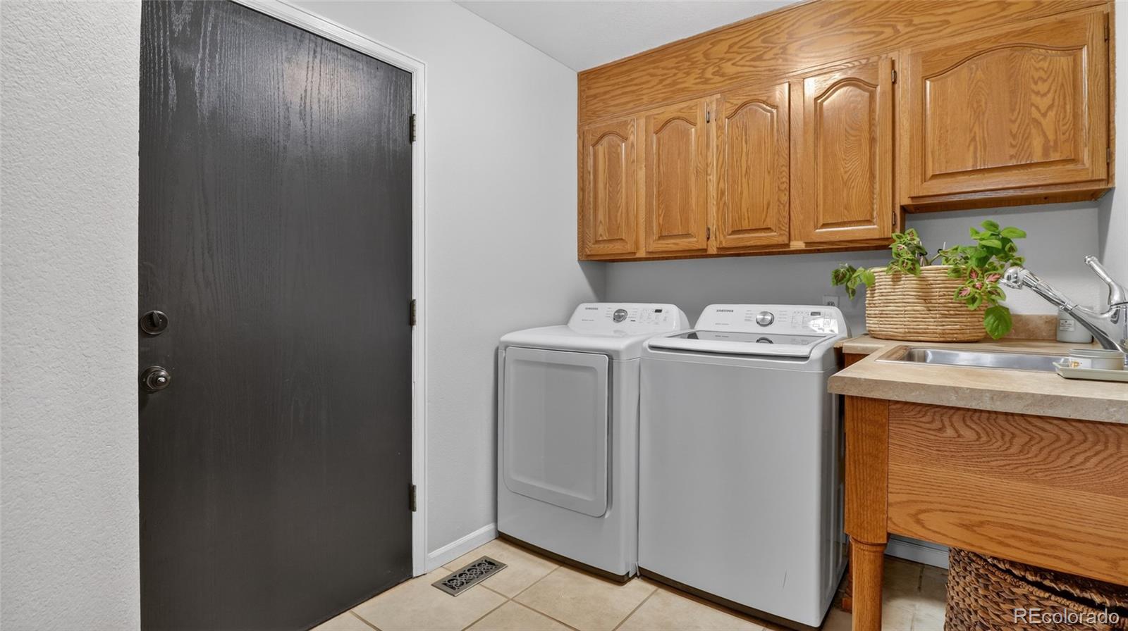 1467 Dunsford Way