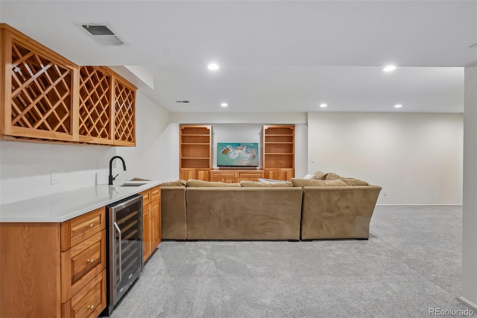 5436 S Everett Way