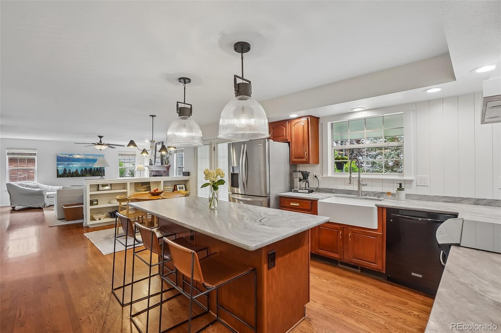 5436 S Everett Way