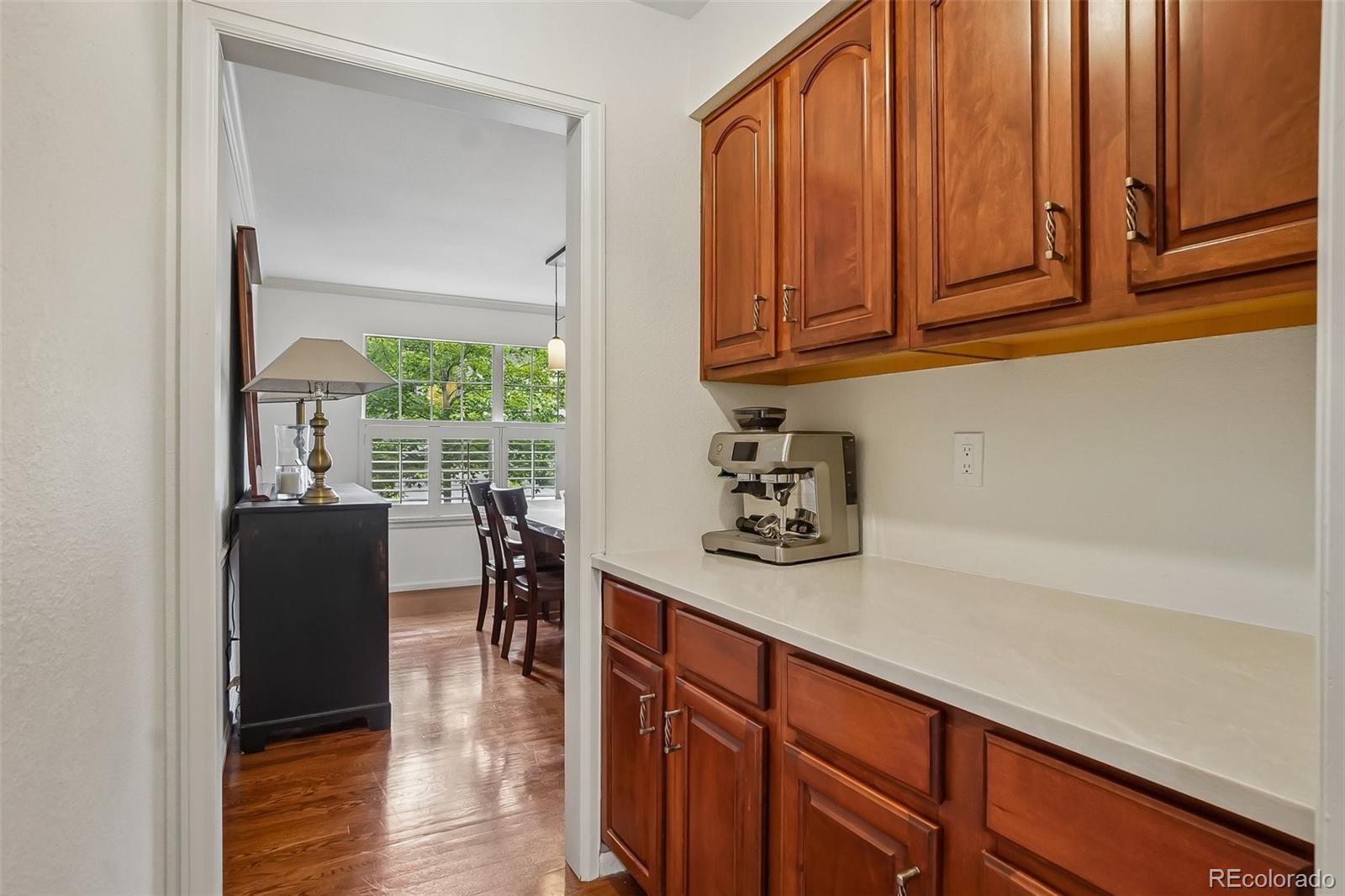5436 S Everett Way