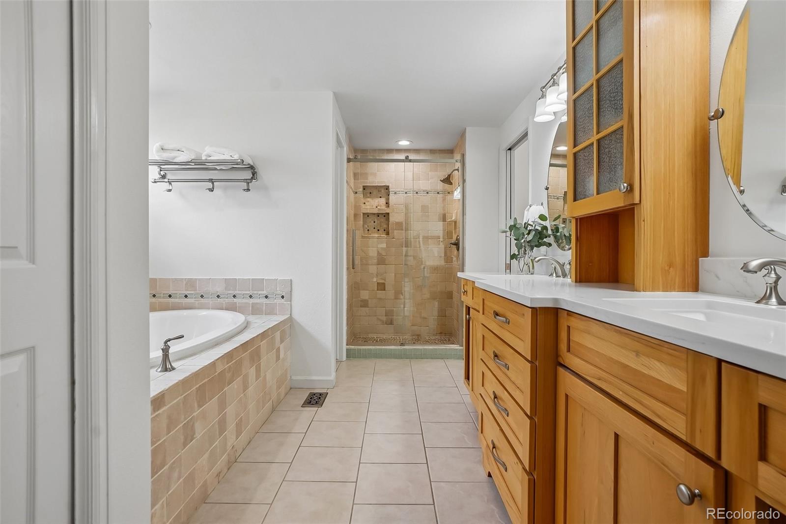 5436 S Everett Way