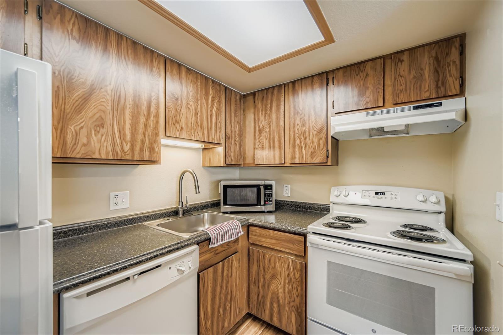 8701 Huron Street Unit: 9-211