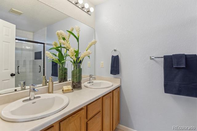 4526 Lyndenwood Point